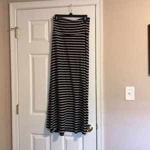Black and white maxi skirt